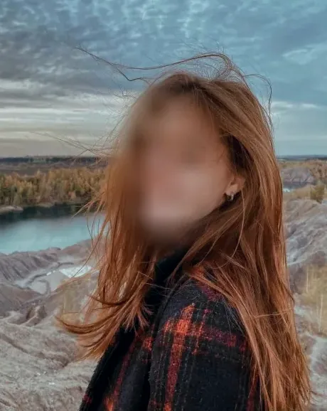 Elena, 23